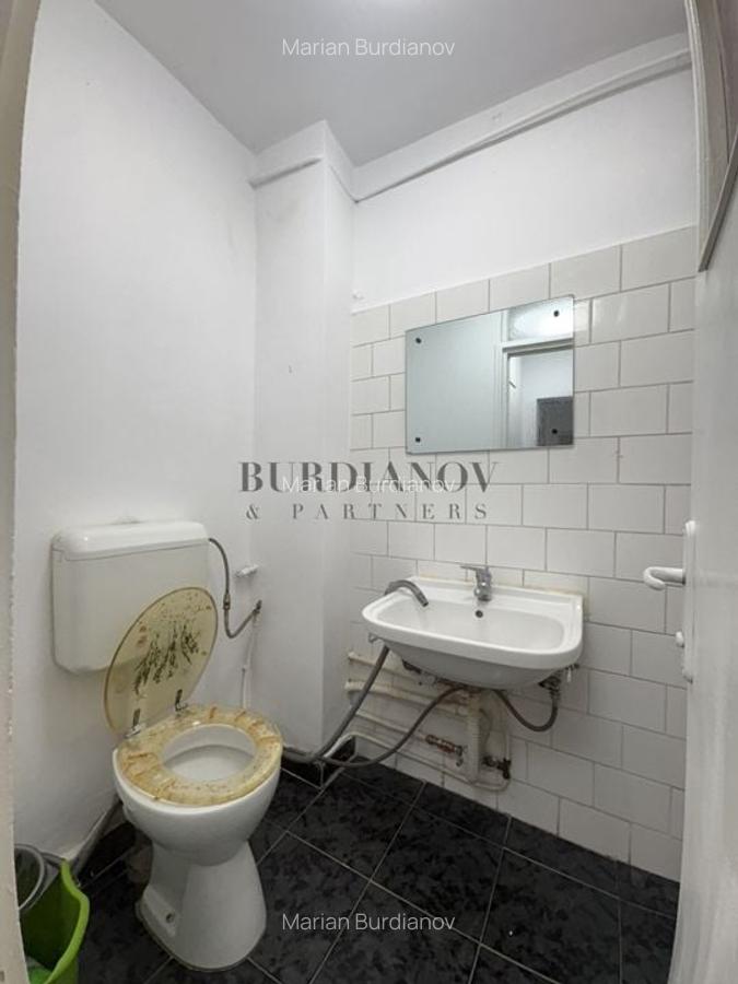 Apartament cu 3 camere de vânzare Bd. Basarabia / Metrou Titan - 17