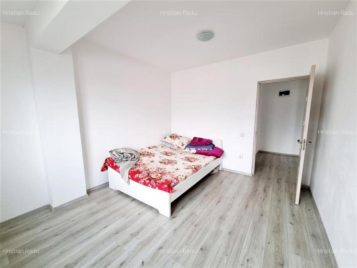 Apartament cu 3 camere semidecomandat în Bucureștii Noi - 8