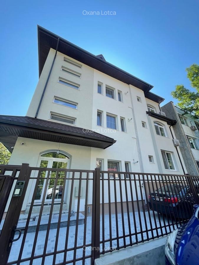 Floreasca / Casa Individuală cu 4 Apartamente - Birouri / Parcare + Curte / 2021 - 7