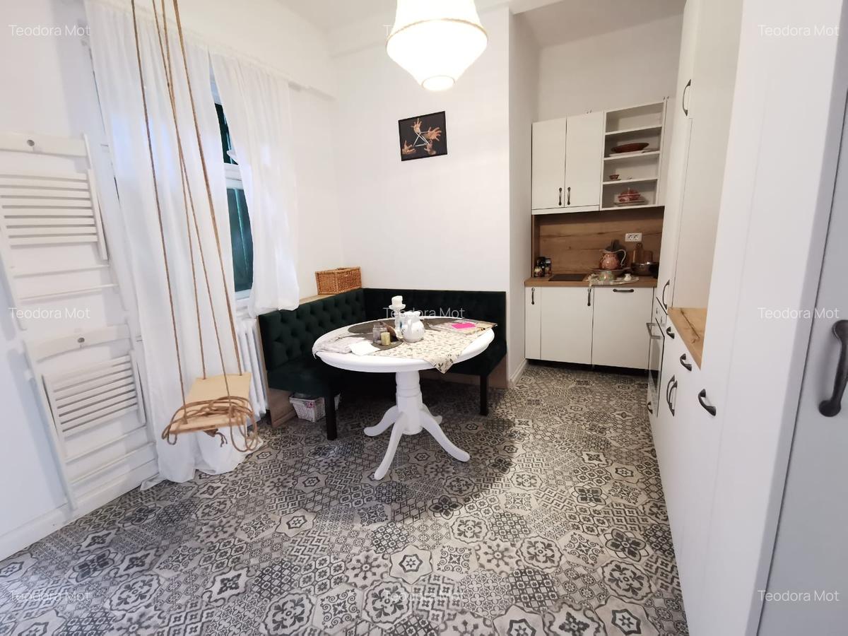Apartament cu 2 camere semidecomandat în P-ța Unirii - 7