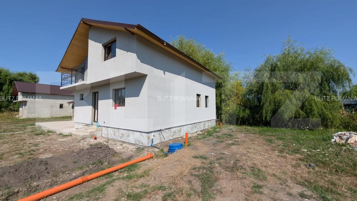 Casa individuala moderna, constructie 2021 - spatioasa, luminoasa Lazuri - 2