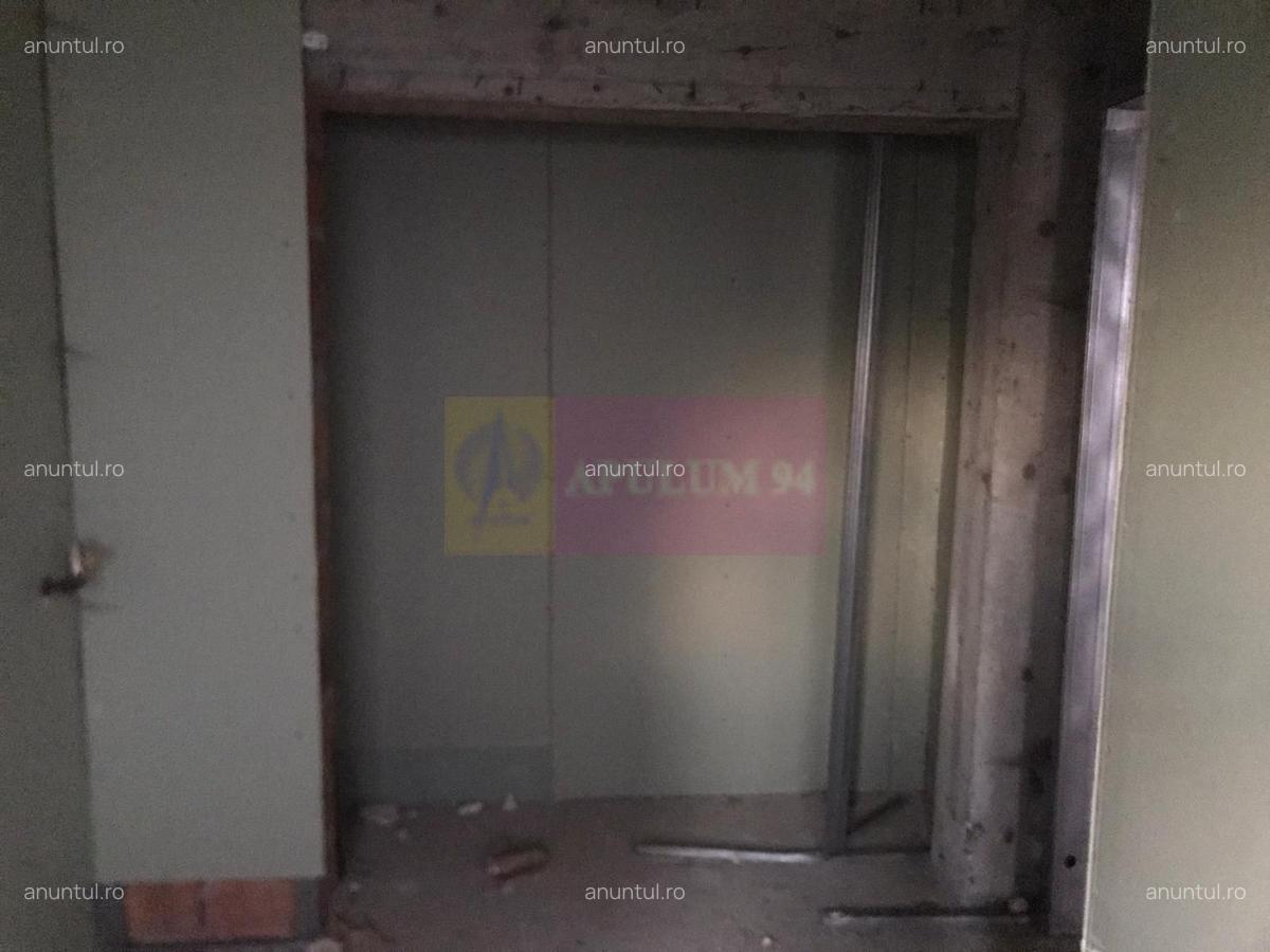 Vila la rosu Zarnesti- Mitropolit Metianu cu vedere superba spre munte - 13