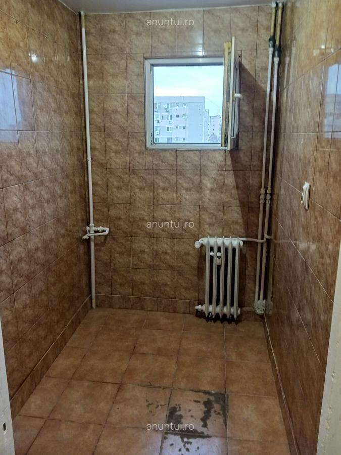 Piata Moghioros, vis a vis de Parc Drumul Taberei, Patinoar - 7