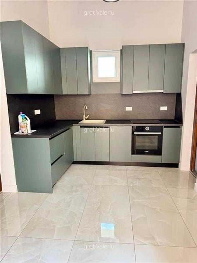 INCHIRIEM Apartament lux  ,ultracentral - 8