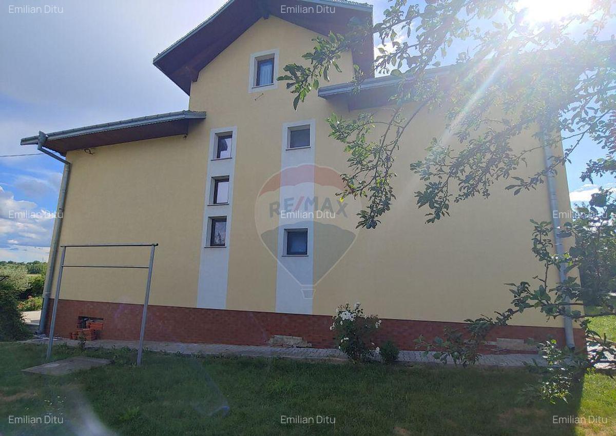 Casa / Vila de vanzare cu teren intravilan 1200 mp-Zvo... - 13