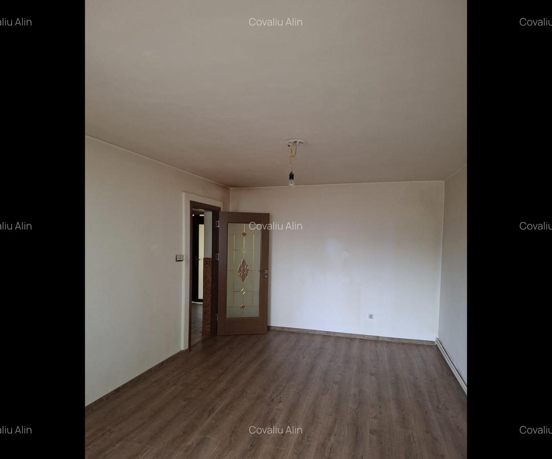 Noua, vis-a-vis DEDEMAN, apartament 4 camere decomandat, 2 bai, etaj 2/4. - 2