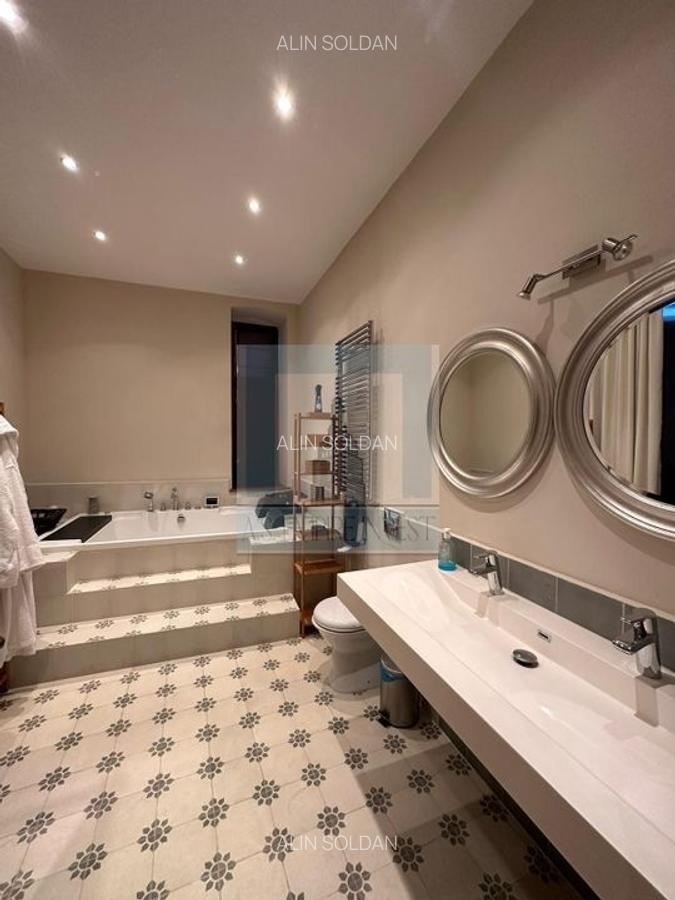 Casa/Villa deosebita , 1012 mp teren - zona Cristian/Brasov - 16