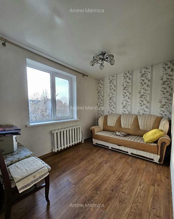 3 camere de vanzare Piata Romana - 4