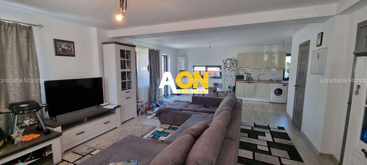 De vanzare 1/2 duplex, 4 camere, 200 mp teren, Alba-Micesti - 3