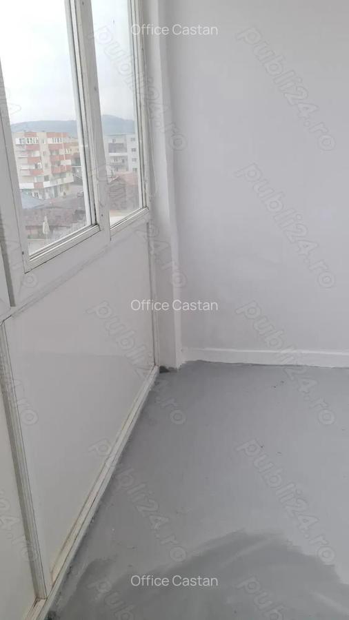Apartament de vanzare - 3