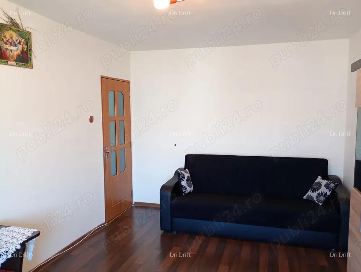 Vand apartament 2 camere ,9 Mai - 1