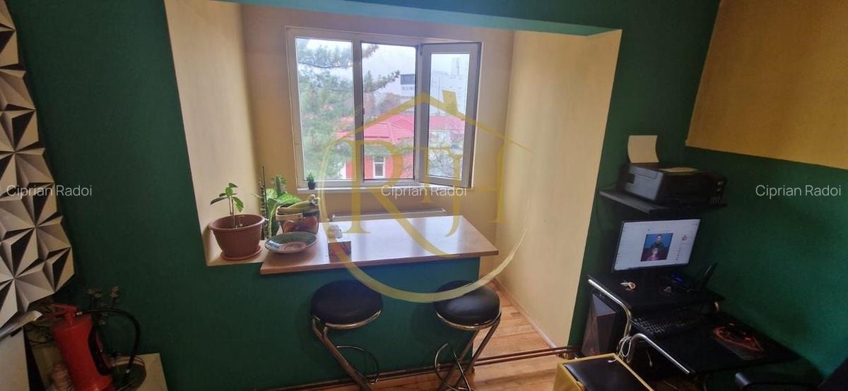 Vand apartament cu 4 camere in zona spitalul judetean,comision ,,0'' - 3