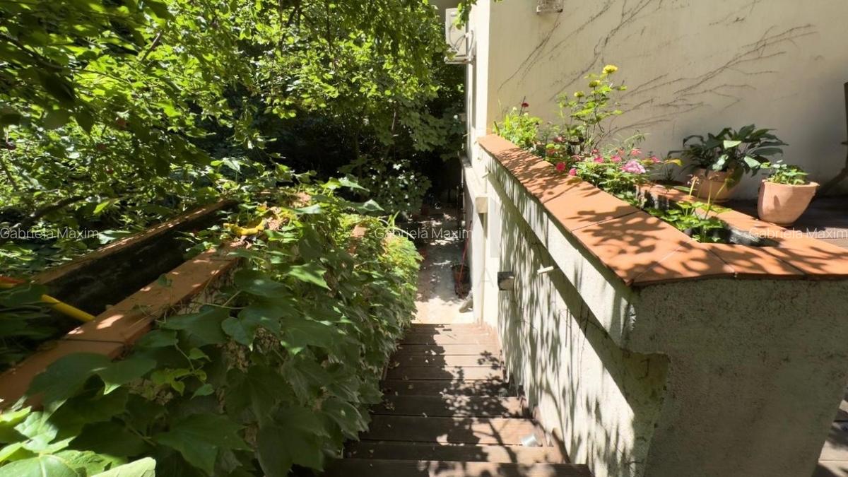 Apartament cu 5 camere semidecomandat în Moșilor - 15