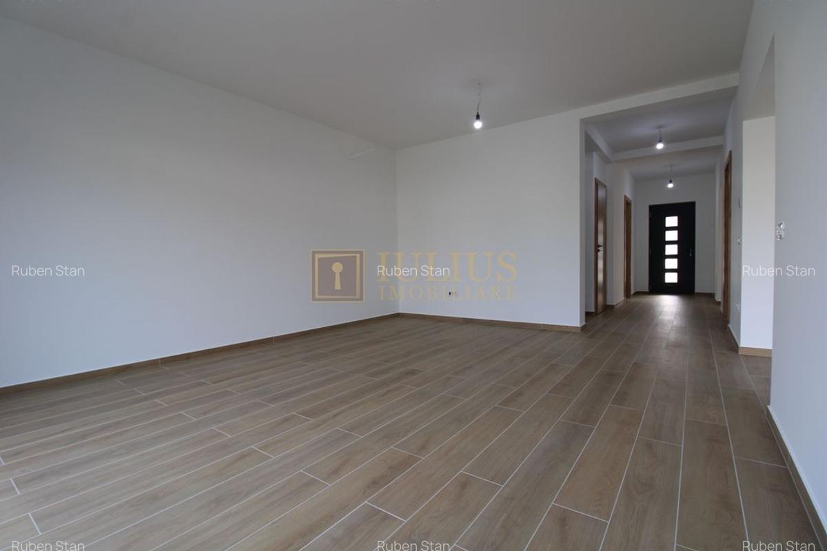 Casa zona Lunei, 5 camere + 3 bai, centrala proprie, prima inchiriere - 11