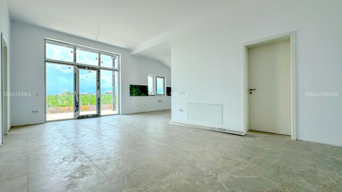 Casă cu 3 camere în Sânpetru - 3