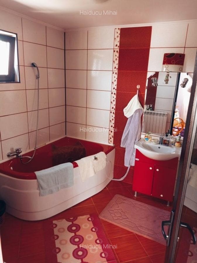 Casă cu 9 camere în Central - 17
