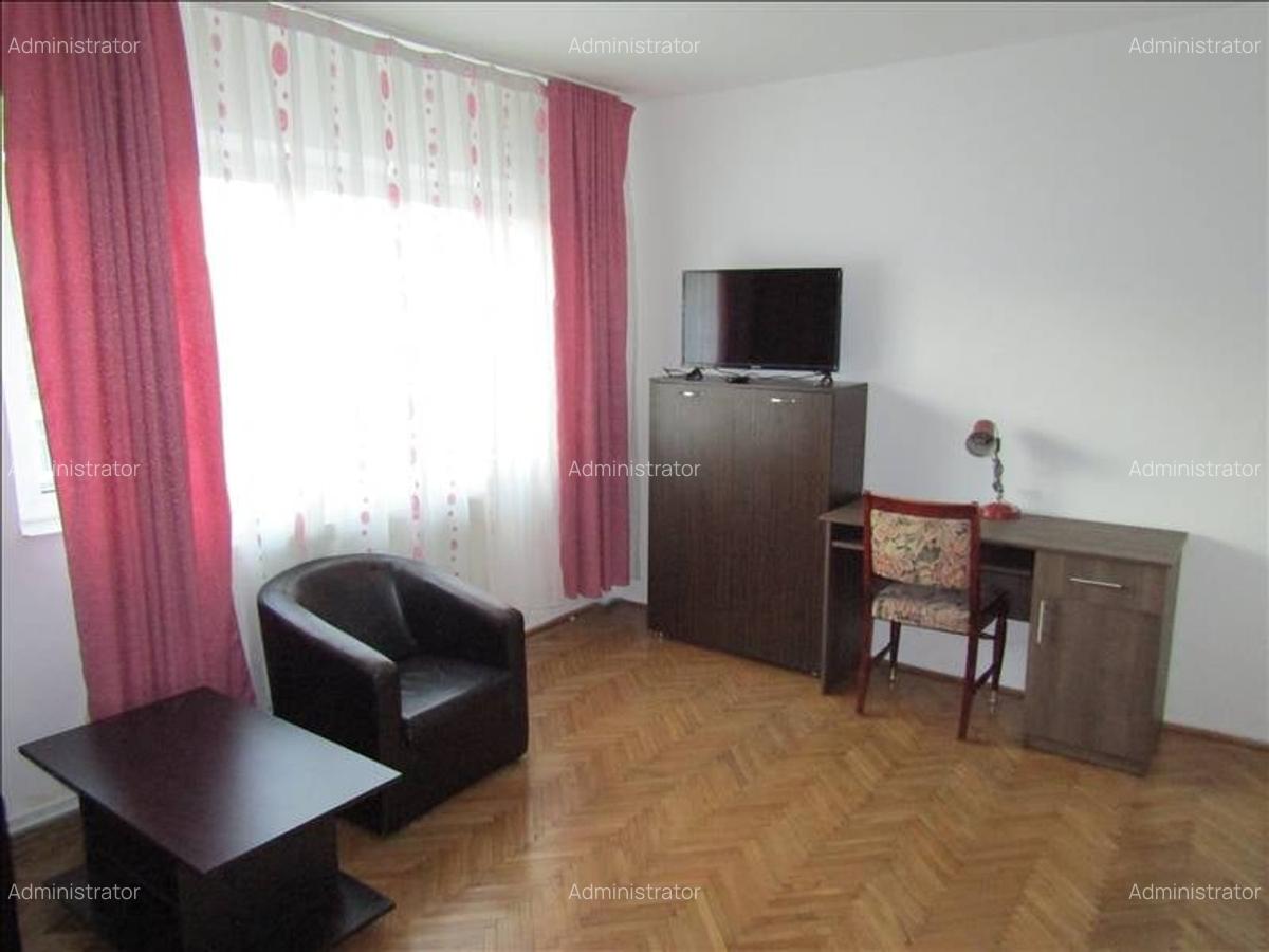 Apartament doua camere, decomandat, central , str. Noica - 2
