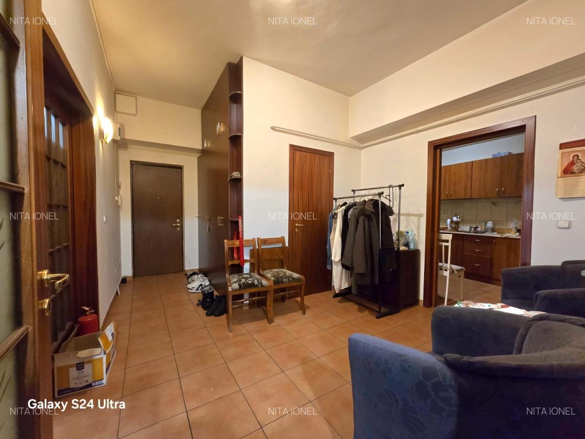 Apartament cu 3 camere decomandat, mobilat în P-ța Victoriei - 20