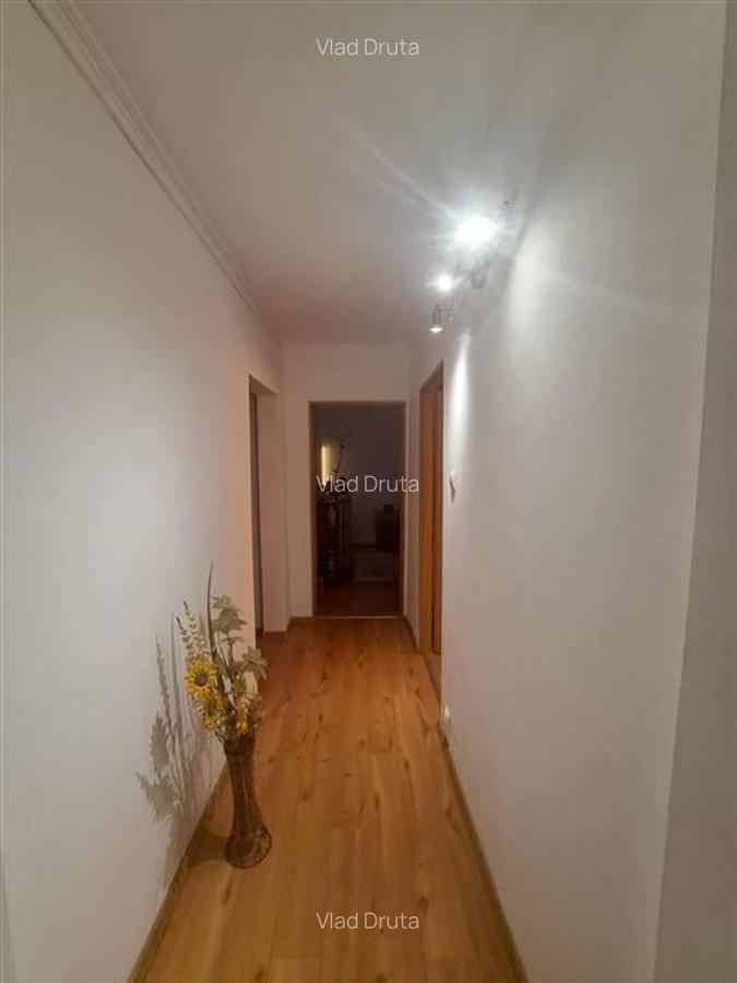 Apartament cu 3 camere decomandat în Rogerius - 10