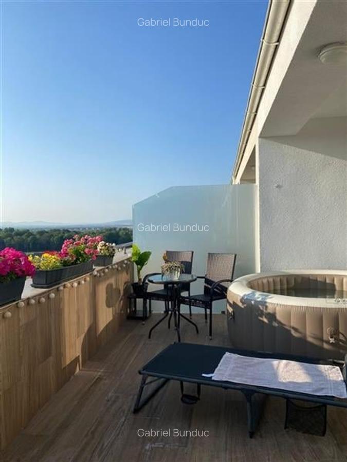 Apartament cu 3 camere decomandat, mobilat în Tractorul - 17