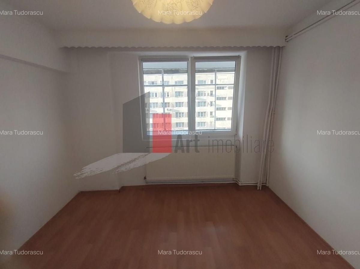 Vânzare apartament decomandat 3 camere cu centrală - Str. Baciului - 23