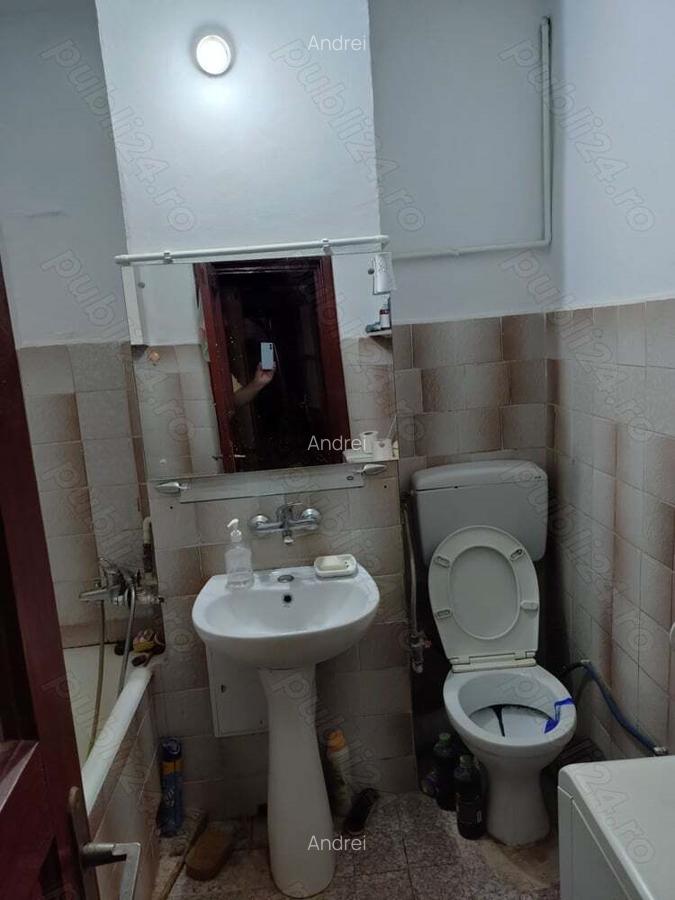 Vand apartament 3 camere, etaj 4, decomandat 75 m2 - 7 Vand apartament 3 camere, etaj 4, decomandat 75 m2 - 7