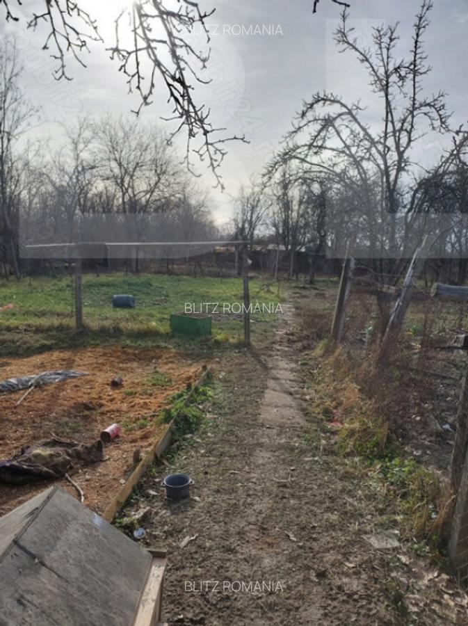 Casa de vanzare intr-o zona lini?tita, sus pe deal, cu - 3