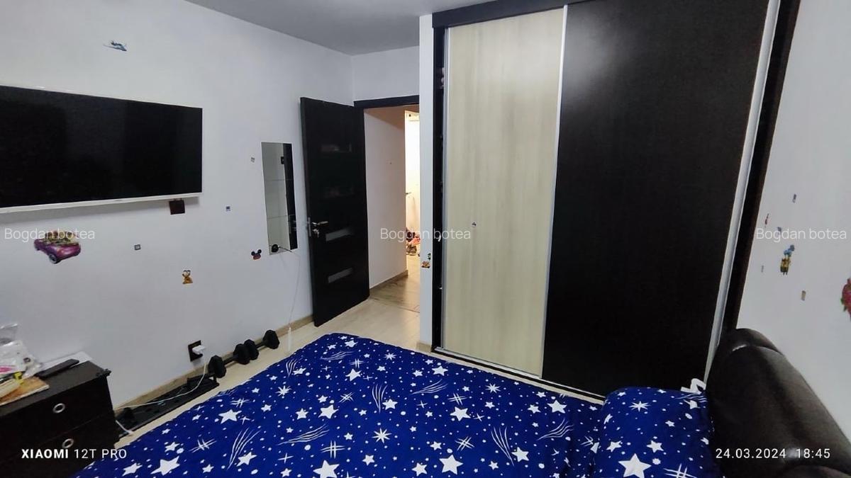 Apartament de vânzare - 5