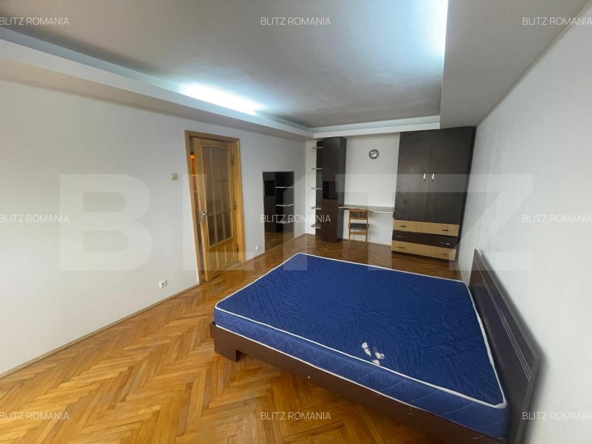 Apartament de vanzare, cu 3 camere, decomandat, 84 mp, zona pasaj Nicolina - 2