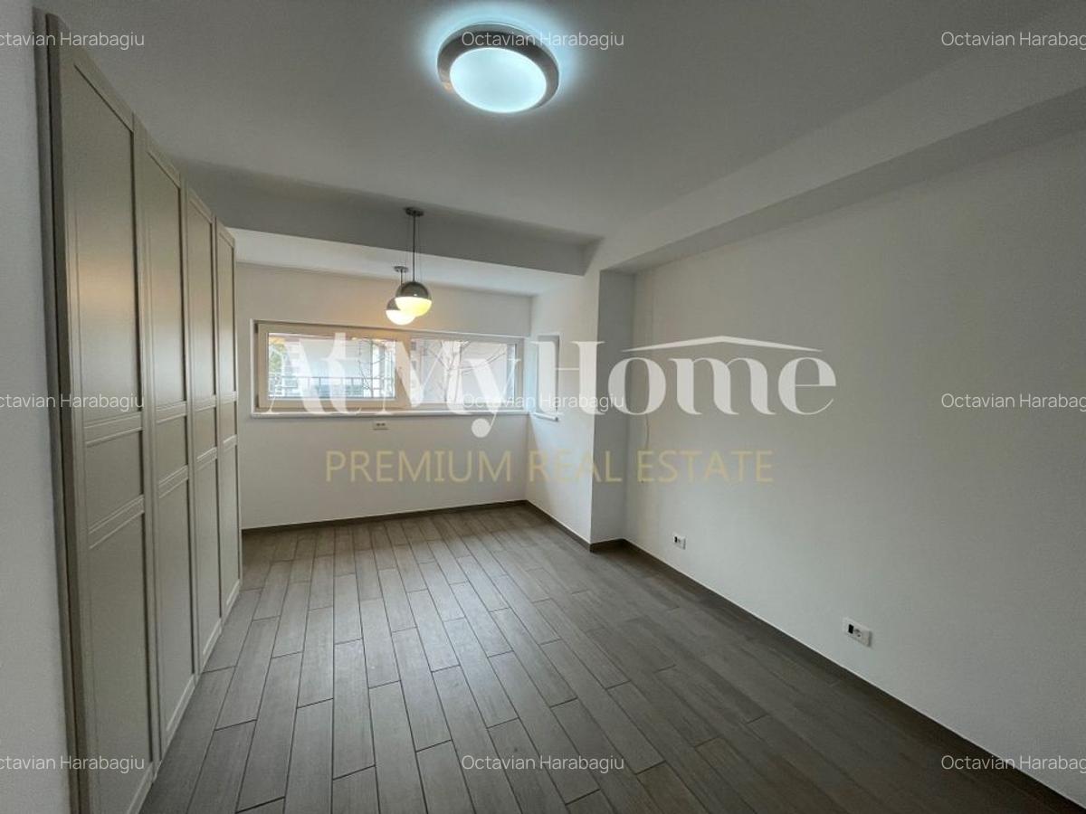 Apartament foarte spatios cu 6 camere, partial mobilat, 2 parcari, langa PARC - 16