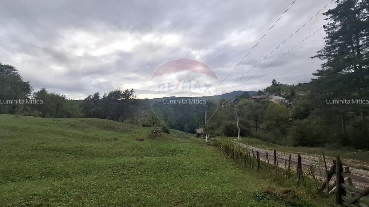 Teren cu priveliste spectaculoasa, 4000mp, la 18km de Sinaia - 2