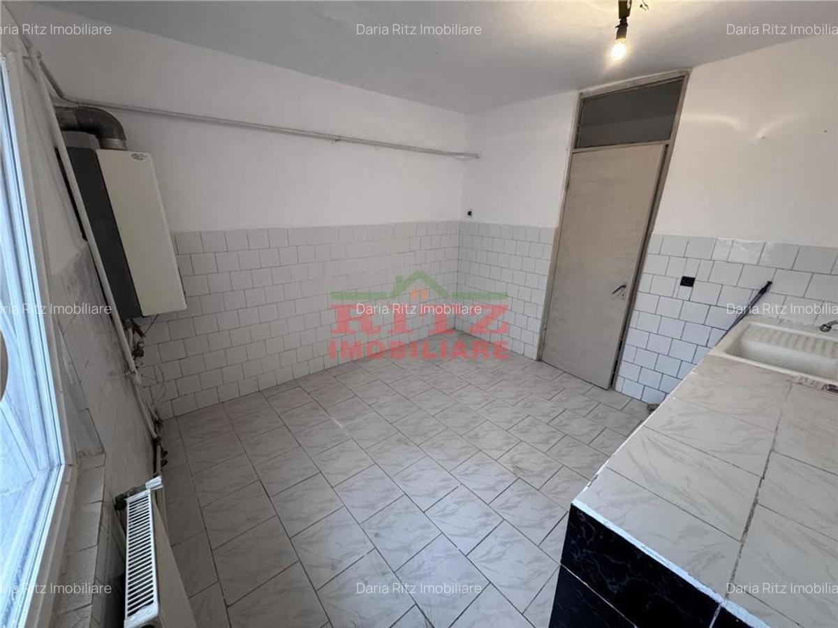 Nou! Ap. 3 cam., semidecom., S=70 mp, 2 balcoane, Zona Palatul de Justitie! - 2