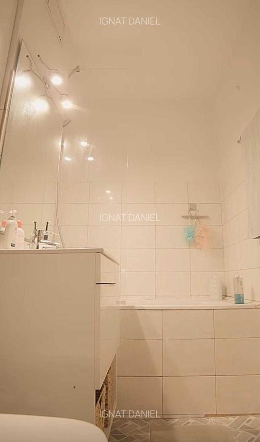 Apartament cu 3 camere, decomandat, etaj 9/10, zona Podu Ros - 8