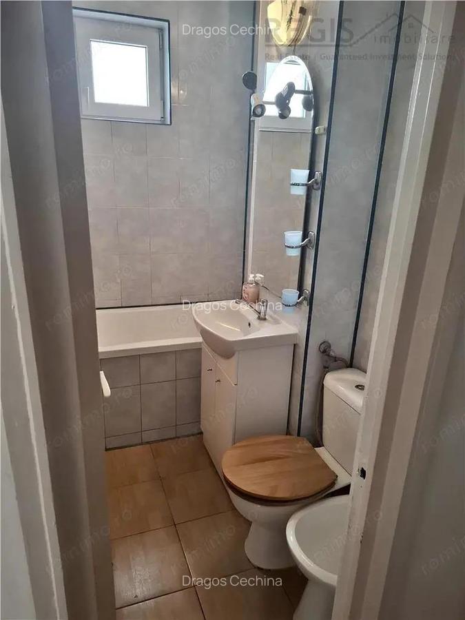 Apartament Renovat cu 2 Camere si Parcare in Astra - 13