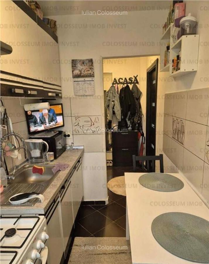 Apartament 2 camere, semidecomandat - zona 13 Decembrie - 4