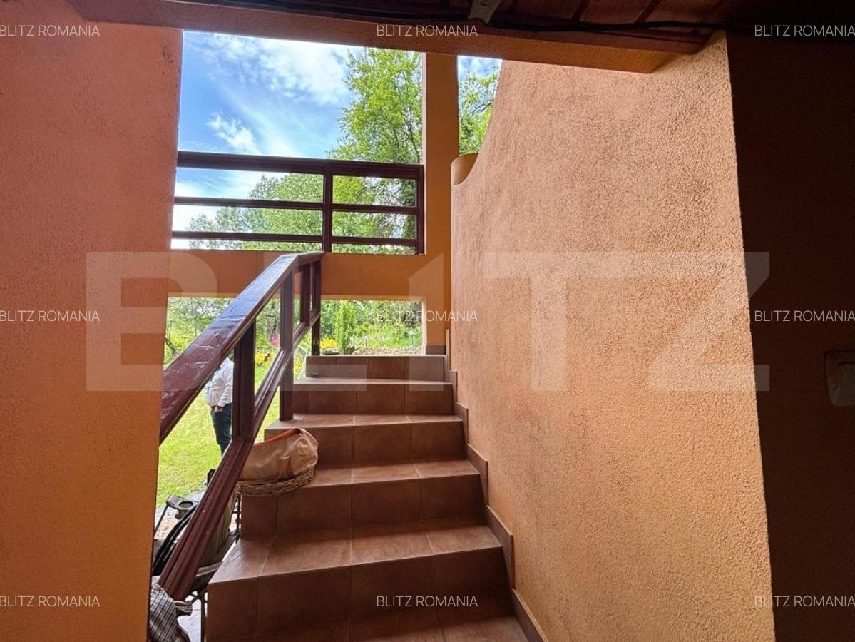 Vila de vanzare, cu 4 camere, 320 mp, zona Șuvita - 18