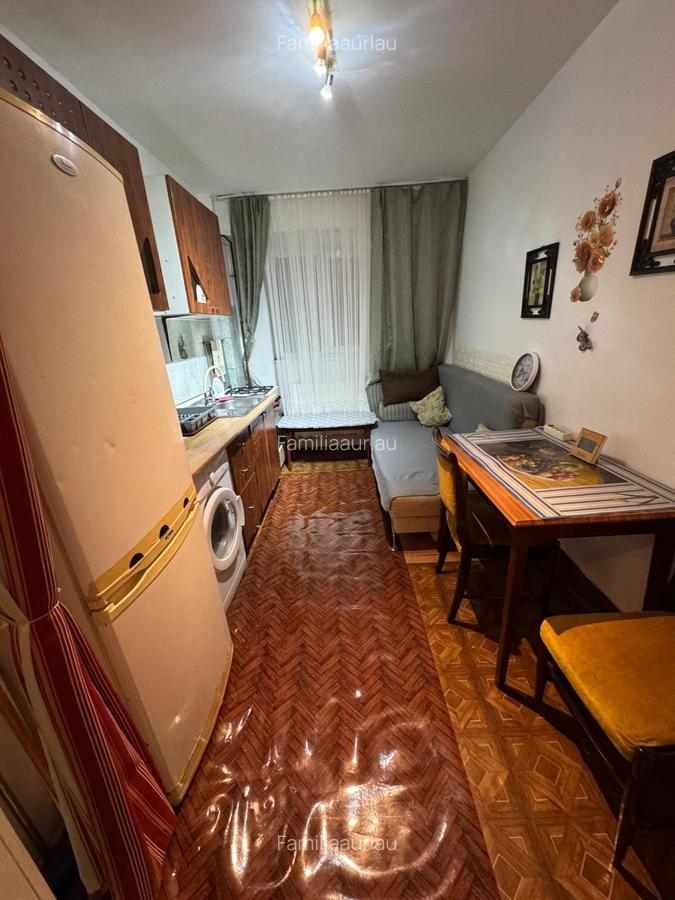 250 euro/luna, Inchiriere apartament  o camera, parter Micro 20 - 3