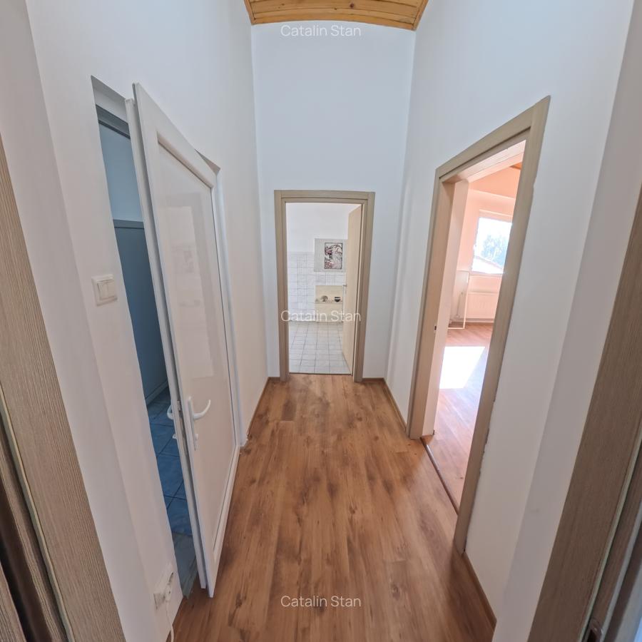 Vilă spațioasă cu 12 camere, teren generos și multiple facilități - 11