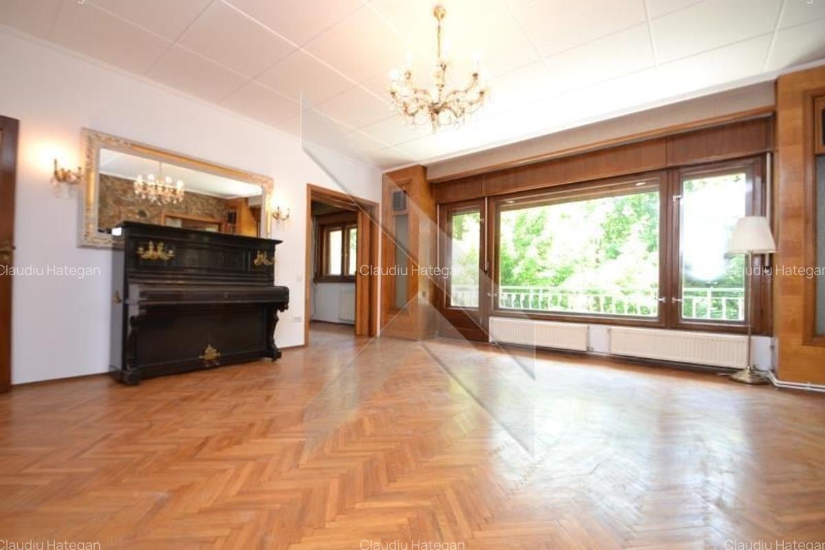 Apartament cu 4 camere semidecomandat, mobilat în Victoriei - 1