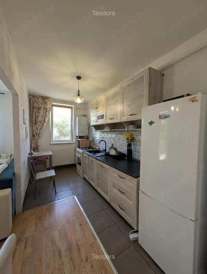 Apartament 2 camere de vanzare Flore?ti, zona Eroilor - 1