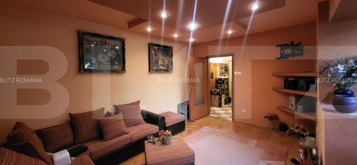 Apartament cu 4 camere decomandat, mobilat în Circumvalațiunii - 2