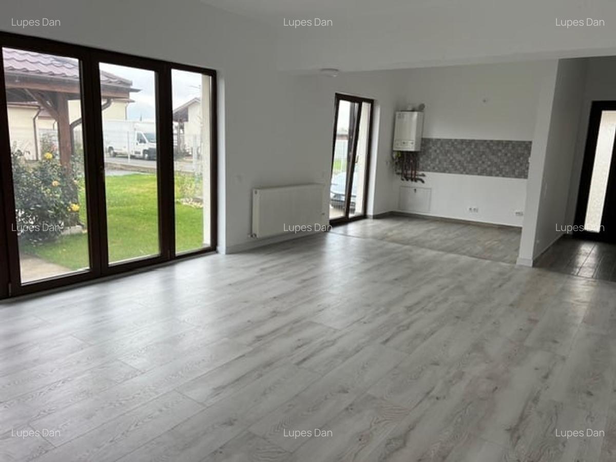 Casa Individuala de inchiriat, 3 cam, 2 bai mobilate, 2 parcari - 12