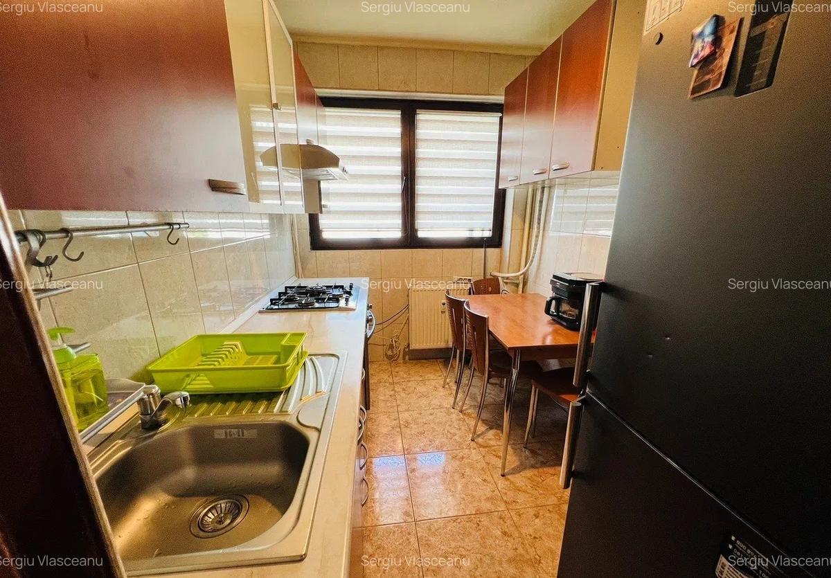 Apt 2 camere semidecomandat - 99.000 eur - 52mp - metrou Titan - 5