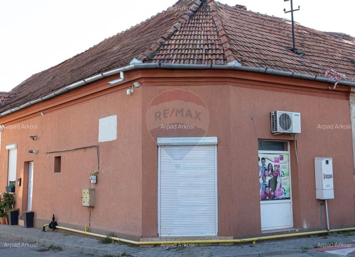Apartament de vanzare si spatiu comercial COMISION 0% - 7