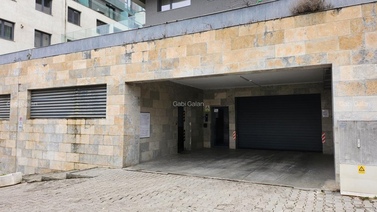 Apartament cu 3 camere decomandat, mobilat în Cetatea - 25