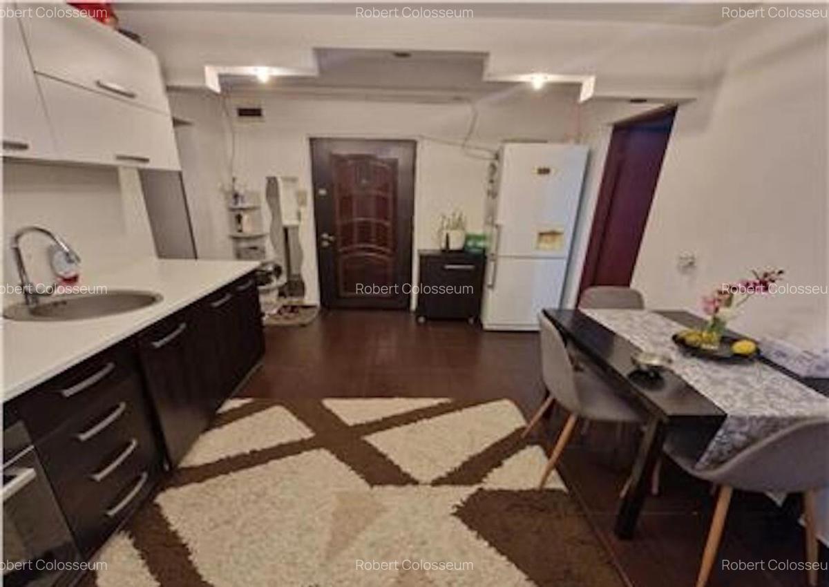 Apartament cu 2 camere, decomandat - zona Racadau - 2