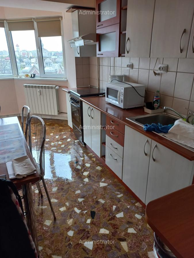 Apartament cu 3 camere decomandat, mobilat în 1 Mai - 2