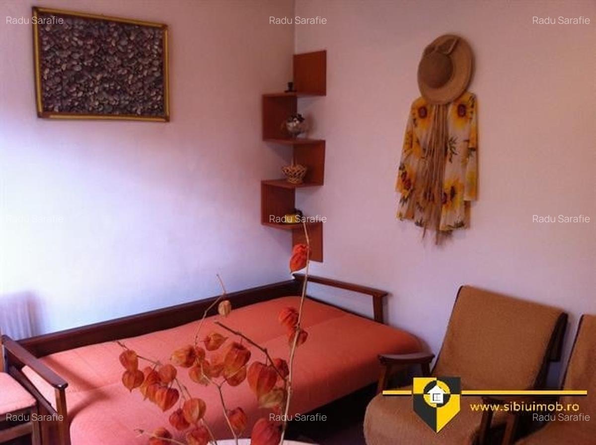 Garsoniera la casa str.moldoveanu-milea acces separat - 1
