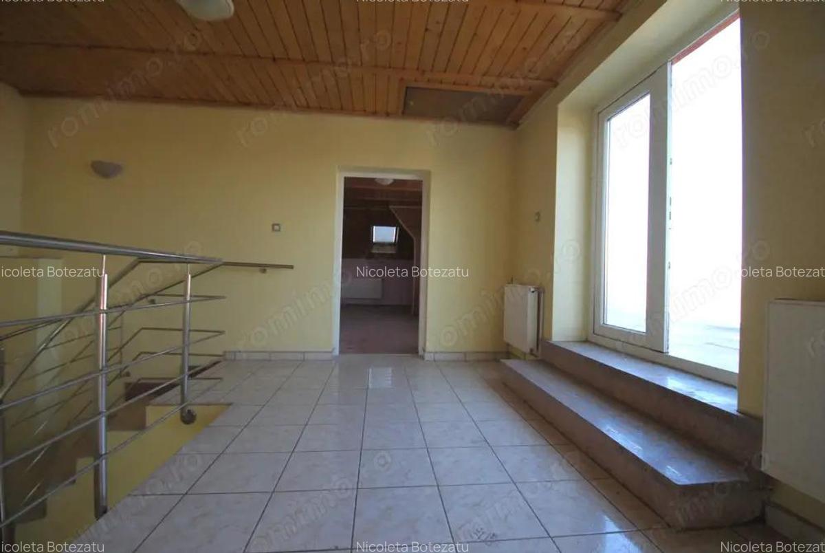 Casa cu o arhitectura deosebita si teren generos in zona Mehala - 18