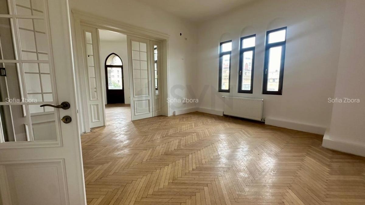 Apartament cu 4 camere decomandat în P-ța Unirii - 2